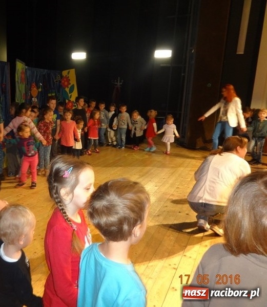Zdjęcie w galerii na portalu naszraciborz.pl: Maluchy z Fiku-miku już na wakacjach  wiadomości z regionu