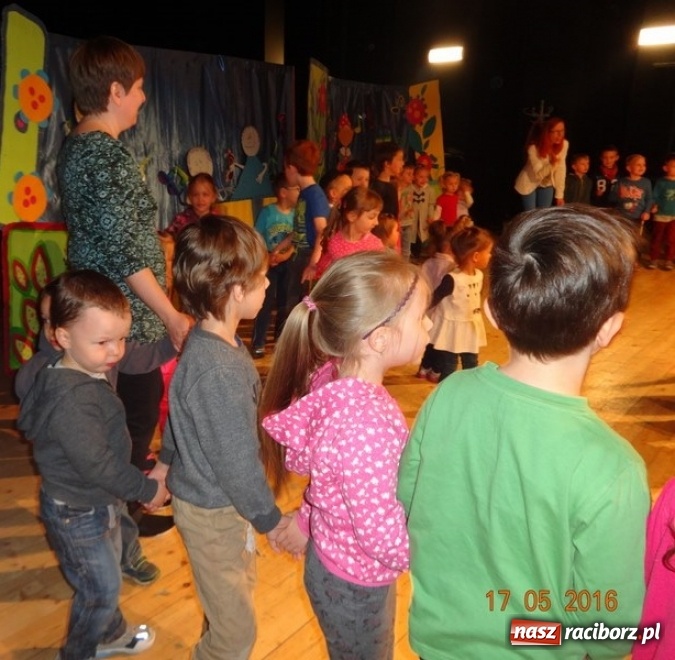 Zdjęcie w galerii na portalu naszraciborz.pl: Maluchy z Fiku-miku już na wakacjach  wiadomości z regionu