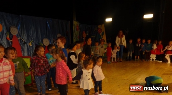 Zdjęcie w galerii na portalu naszraciborz.pl: Maluchy z Fiku-miku już na wakacjach  wiadomości z regionu