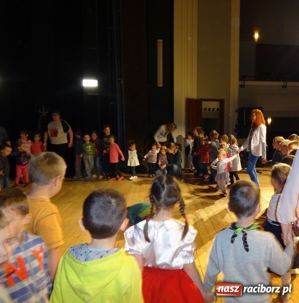 Zdjęcie w galerii na portalu naszraciborz.pl: Maluchy z Fiku-miku już na wakacjach  wiadomości z regionu