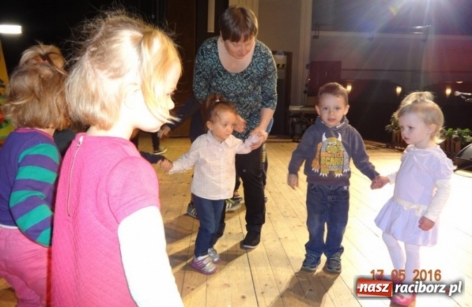 Zdjęcie w galerii na portalu naszraciborz.pl: Maluchy z Fiku-miku już na wakacjach  wiadomości z regionu