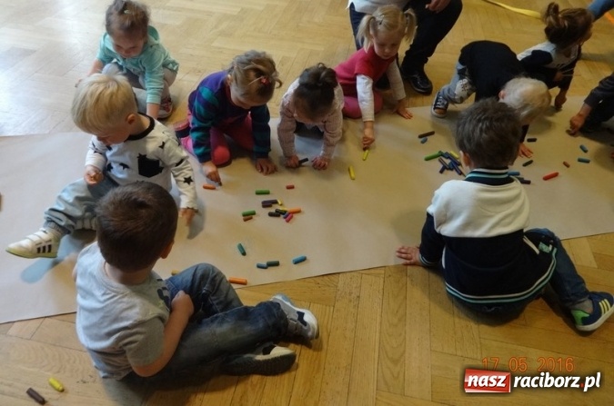 Zdjęcie w galerii na portalu naszraciborz.pl: Maluchy z Fiku-miku już na wakacjach  wiadomości z regionu