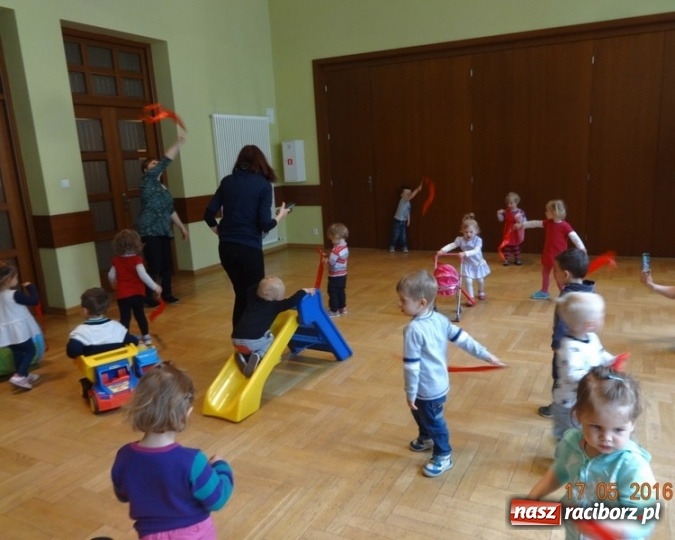 Zdjęcie w galerii na portalu naszraciborz.pl: Maluchy z Fiku-miku już na wakacjach  wiadomości z regionu