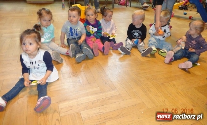 Zdjęcie w galerii na portalu naszraciborz.pl: Maluchy z Fiku-miku już na wakacjach  wiadomości z regionu