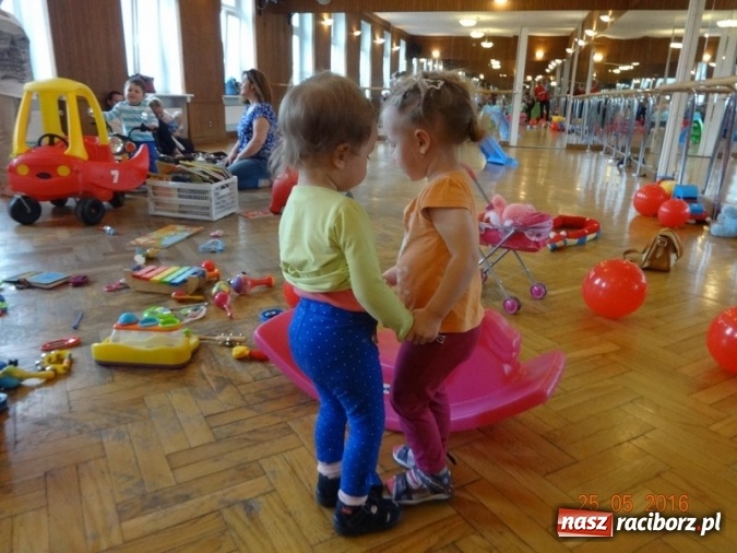 Zdjęcie w galerii na portalu naszraciborz.pl: Maluchy z Fiku-miku już na wakacjach  wiadomości z regionu