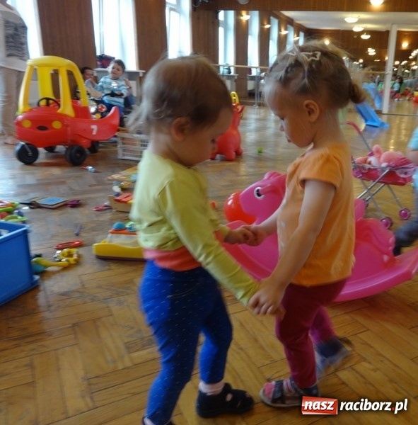 Zdjęcie w galerii na portalu naszraciborz.pl: Maluchy z Fiku-miku już na wakacjach  wiadomości z regionu