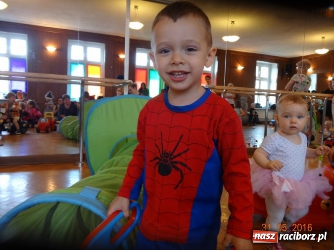 Zdjęcie w galerii na portalu naszraciborz.pl: Maluchy z Fiku-miku już na wakacjach  wiadomości z regionu
