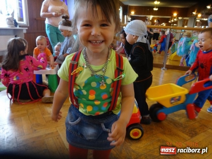 Zdjęcie w galerii na portalu naszraciborz.pl: Maluchy z Fiku-miku już na wakacjach  wiadomości z regionu