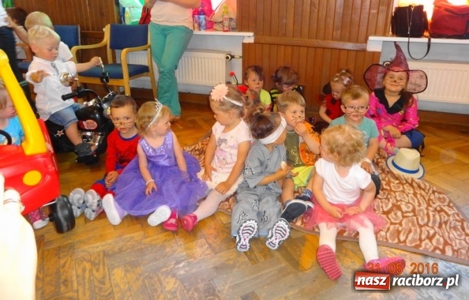 Zdjęcie w galerii na portalu naszraciborz.pl: Maluchy z Fiku-miku już na wakacjach  wiadomości z regionu