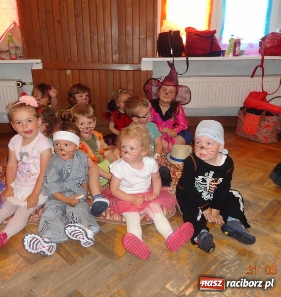 Zdjęcie w galerii na portalu naszraciborz.pl: Maluchy z Fiku-miku już na wakacjach  wiadomości z regionu