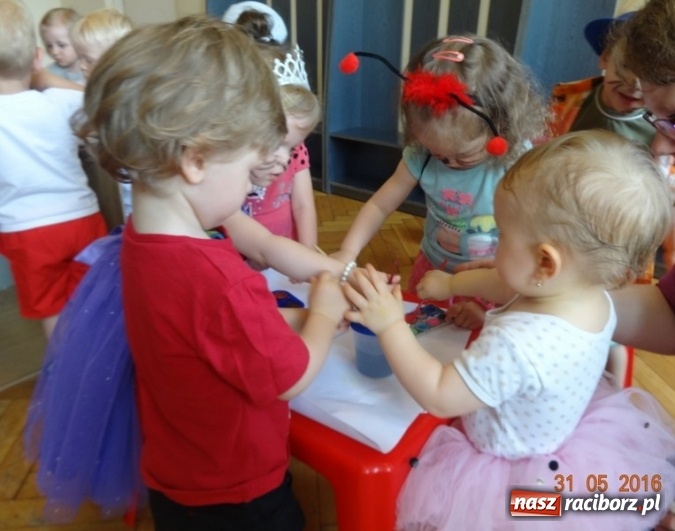 Zdjęcie w galerii na portalu naszraciborz.pl: Maluchy z Fiku-miku już na wakacjach  wiadomości z regionu