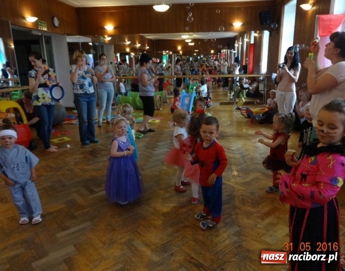 Zdjęcie w galerii na portalu naszraciborz.pl: Maluchy z Fiku-miku już na wakacjach  wiadomości z regionu