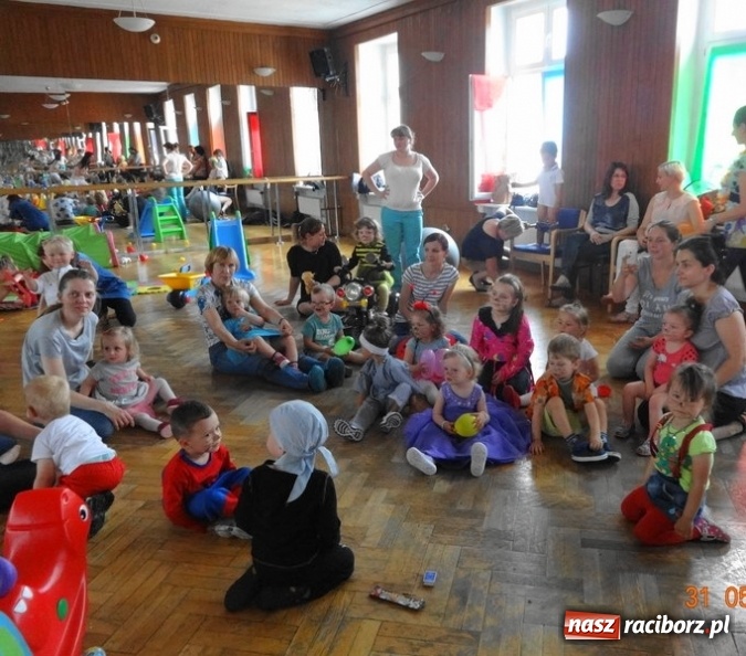 Zdjęcie w galerii na portalu naszraciborz.pl: Maluchy z Fiku-miku już na wakacjach  wiadomości z regionu