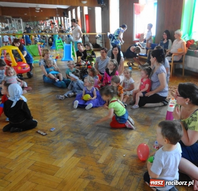Zdjęcie w galerii na portalu naszraciborz.pl: Maluchy z Fiku-miku już na wakacjach  wiadomości z regionu