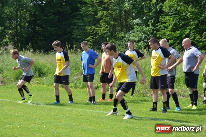 Zdjęcie w galerii na portalu naszraciborz.pl:  Rudnik kontra Jankowice, czyli arbiter i kury w roli głównej  wiadomości z regionu