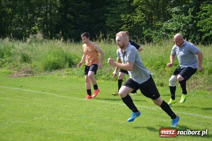 Zdjęcie w galerii na portalu naszraciborz.pl:  Rudnik kontra Jankowice, czyli arbiter i kury w roli głównej  wiadomości z regionu