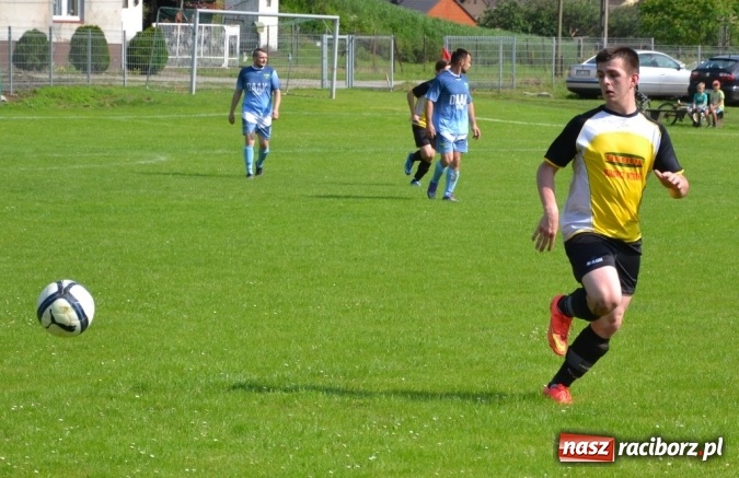 Zdjęcie w galerii na portalu naszraciborz.pl:  Rudnik kontra Jankowice, czyli arbiter i kury w roli głównej  wiadomości z regionu