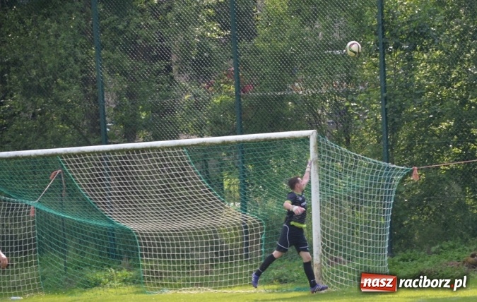 Zdjęcie w galerii na portalu naszraciborz.pl:  Rudnik kontra Jankowice, czyli arbiter i kury w roli głównej  wiadomości z regionu