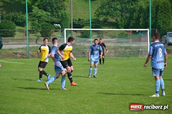 Zdjęcie w galerii na portalu naszraciborz.pl:  Rudnik kontra Jankowice, czyli arbiter i kury w roli głównej  wiadomości z regionu