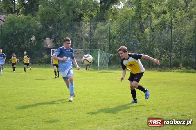 Zdjęcie w galerii na portalu naszraciborz.pl:  Rudnik kontra Jankowice, czyli arbiter i kury w roli głównej  wiadomości z regionu