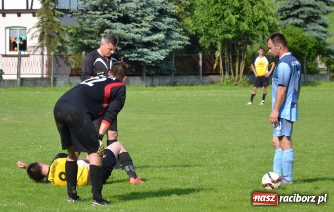 Zdjęcie w galerii na portalu naszraciborz.pl:  Rudnik kontra Jankowice, czyli arbiter i kury w roli głównej  wiadomości z regionu