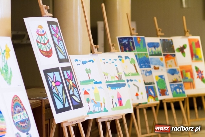 Zdjęcie w galerii na portalu naszraciborz.pl: RCK zaprasza do amfiteatru na festyn rodzinny. Wczoraj wystąpili muzycy wiadomości z regionu