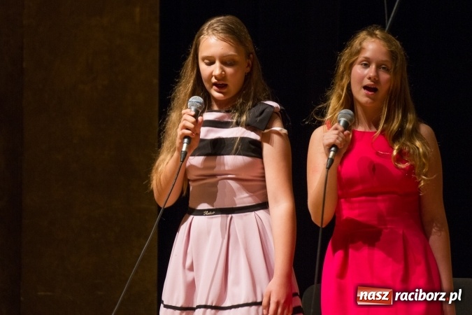 Zdjęcie w galerii na portalu naszraciborz.pl: RCK zaprasza do amfiteatru na festyn rodzinny. Wczoraj wystąpili muzycy wiadomości z regionu