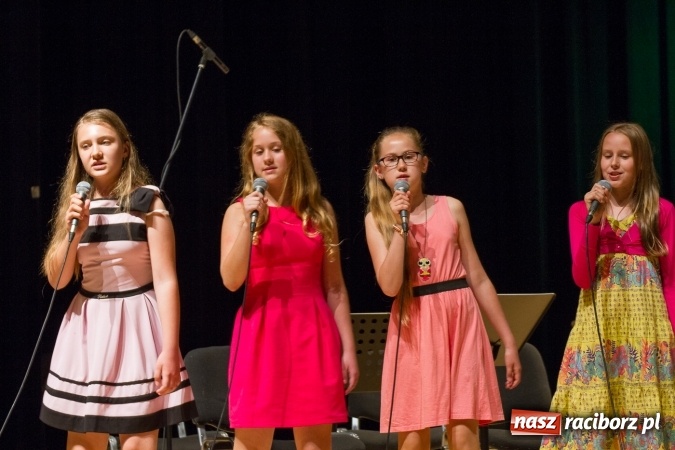 Zdjęcie w galerii na portalu naszraciborz.pl: RCK zaprasza do amfiteatru na festyn rodzinny. Wczoraj wystąpili muzycy wiadomości z regionu