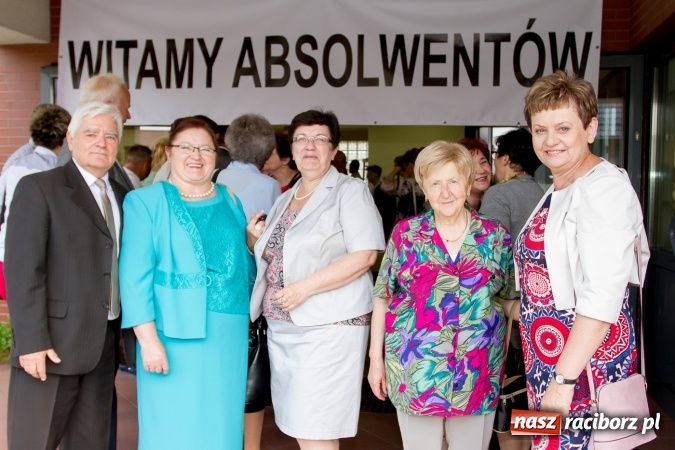 Zdjęcie w galerii na portalu naszraciborz.pl: Chwile wspomnień i łzy wzruszeń - rudnicka szkoła ma 50 lat  wiadomości z regionu