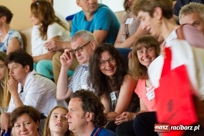 Zdjęcie w galerii na portalu naszraciborz.pl: Chwile wspomnień i łzy wzruszeń - rudnicka szkoła ma 50 lat  wiadomości z regionu