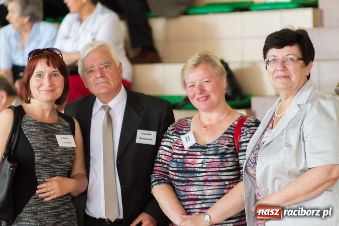 Zdjęcie w galerii na portalu naszraciborz.pl: Chwile wspomnień i łzy wzruszeń - rudnicka szkoła ma 50 lat  wiadomości z regionu