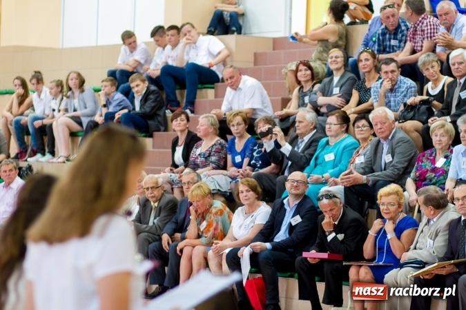 Zdjęcie w galerii na portalu naszraciborz.pl: Chwile wspomnień i łzy wzruszeń - rudnicka szkoła ma 50 lat  wiadomości z regionu