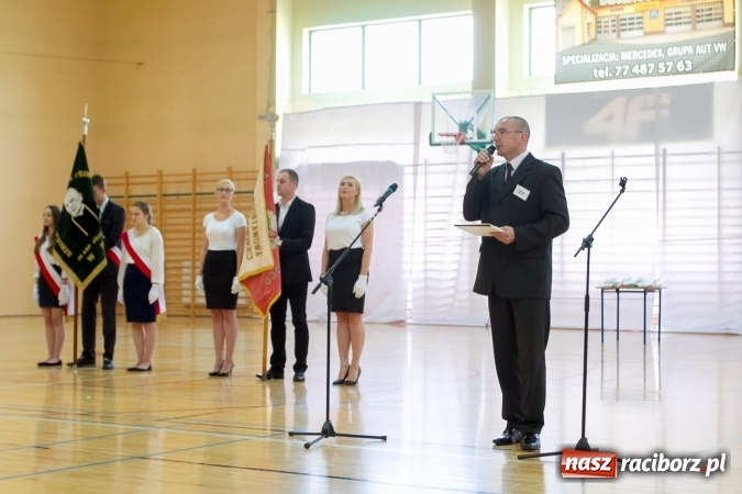 Zdjęcie w galerii na portalu naszraciborz.pl: Chwile wspomnień i łzy wzruszeń - rudnicka szkoła ma 50 lat  wiadomości z regionu