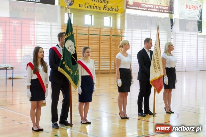 Zdjęcie w galerii na portalu naszraciborz.pl: Chwile wspomnień i łzy wzruszeń - rudnicka szkoła ma 50 lat  wiadomości z regionu