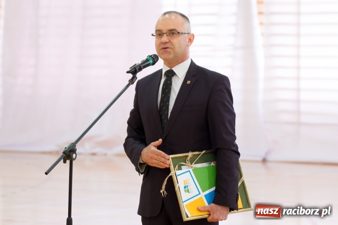 Zdjęcie w galerii na portalu naszraciborz.pl: Chwile wspomnień i łzy wzruszeń - rudnicka szkoła ma 50 lat  wiadomości z regionu