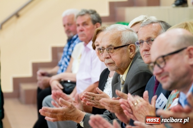 Zdjęcie w galerii na portalu naszraciborz.pl: Chwile wspomnień i łzy wzruszeń - rudnicka szkoła ma 50 lat  wiadomości z regionu