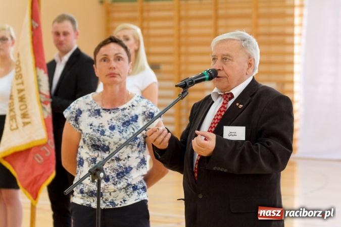 Zdjęcie w galerii na portalu naszraciborz.pl: Chwile wspomnień i łzy wzruszeń - rudnicka szkoła ma 50 lat  wiadomości z regionu