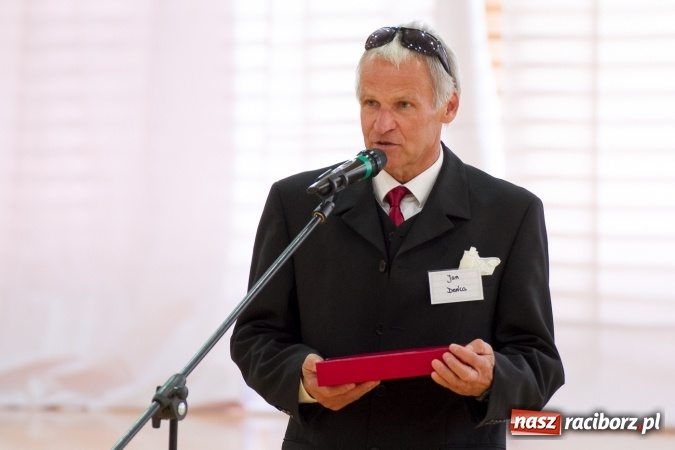 Zdjęcie w galerii na portalu naszraciborz.pl: Chwile wspomnień i łzy wzruszeń - rudnicka szkoła ma 50 lat  wiadomości z regionu