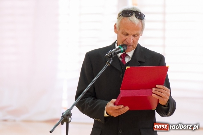 Zdjęcie w galerii na portalu naszraciborz.pl: Chwile wspomnień i łzy wzruszeń - rudnicka szkoła ma 50 lat  wiadomości z regionu