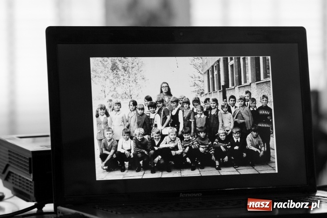 Zdjęcie w galerii na portalu naszraciborz.pl: Chwile wspomnień i łzy wzruszeń - rudnicka szkoła ma 50 lat  wiadomości z regionu