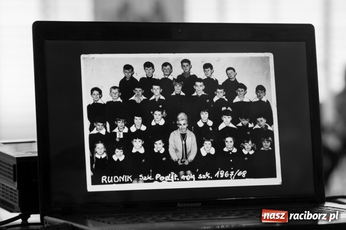 Zdjęcie w galerii na portalu naszraciborz.pl: Chwile wspomnień i łzy wzruszeń - rudnicka szkoła ma 50 lat  wiadomości z regionu