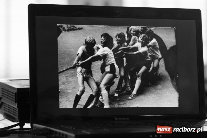 Zdjęcie w galerii na portalu naszraciborz.pl: Chwile wspomnień i łzy wzruszeń - rudnicka szkoła ma 50 lat  wiadomości z regionu