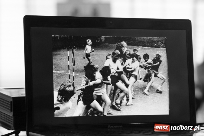 Zdjęcie w galerii na portalu naszraciborz.pl: Chwile wspomnień i łzy wzruszeń - rudnicka szkoła ma 50 lat  wiadomości z regionu