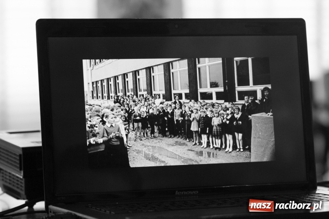 Zdjęcie w galerii na portalu naszraciborz.pl: Chwile wspomnień i łzy wzruszeń - rudnicka szkoła ma 50 lat  wiadomości z regionu