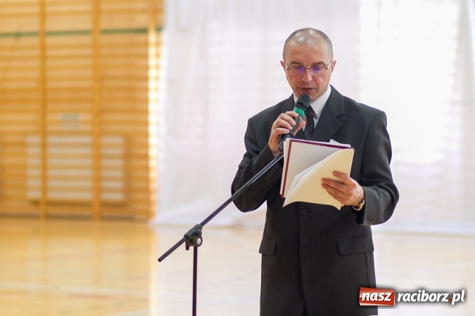 Zdjęcie w galerii na portalu naszraciborz.pl: Chwile wspomnień i łzy wzruszeń - rudnicka szkoła ma 50 lat  wiadomości z regionu