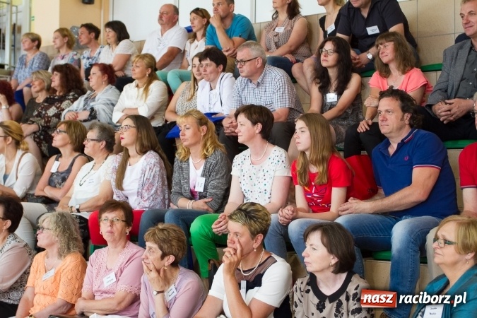 Zdjęcie w galerii na portalu naszraciborz.pl: Chwile wspomnień i łzy wzruszeń - rudnicka szkoła ma 50 lat  wiadomości z regionu