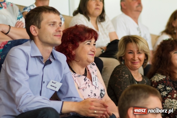 Zdjęcie w galerii na portalu naszraciborz.pl: Chwile wspomnień i łzy wzruszeń - rudnicka szkoła ma 50 lat  wiadomości z regionu