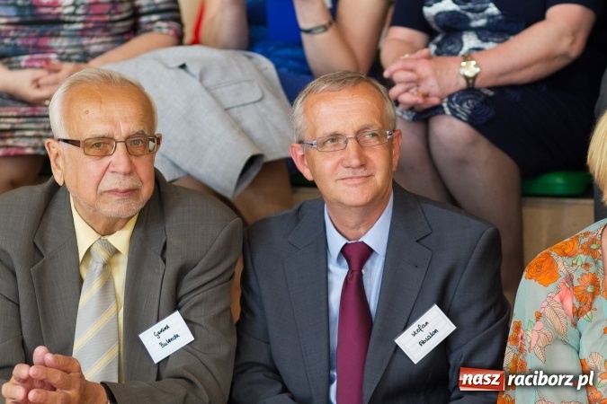 Zdjęcie w galerii na portalu naszraciborz.pl: Chwile wspomnień i łzy wzruszeń - rudnicka szkoła ma 50 lat  wiadomości z regionu