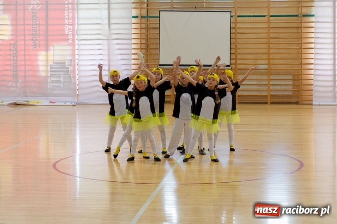 Zdjęcie w galerii na portalu naszraciborz.pl: Chwile wspomnień i łzy wzruszeń - rudnicka szkoła ma 50 lat  wiadomości z regionu