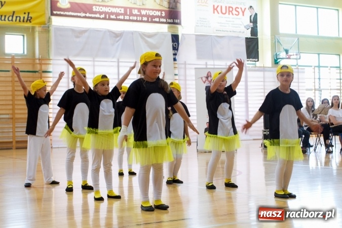 Zdjęcie w galerii na portalu naszraciborz.pl: Chwile wspomnień i łzy wzruszeń - rudnicka szkoła ma 50 lat  wiadomości z regionu